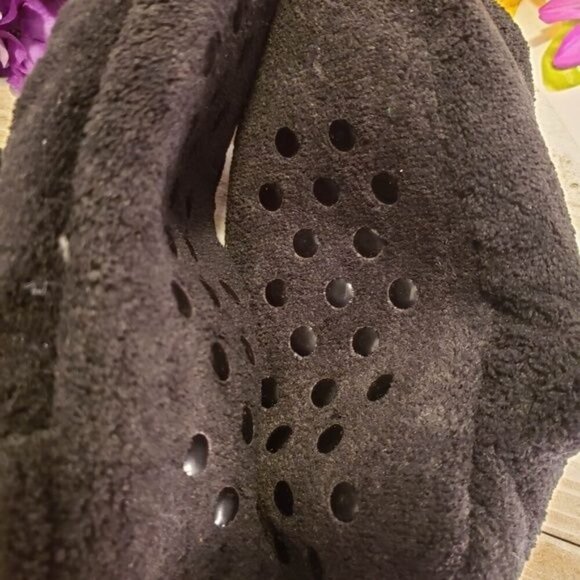 Disney Minnie Mouse Fuzzy Slippers Fleece Babba Red Bow Girl Shoe Rubber Sole - Picture 7 of 10